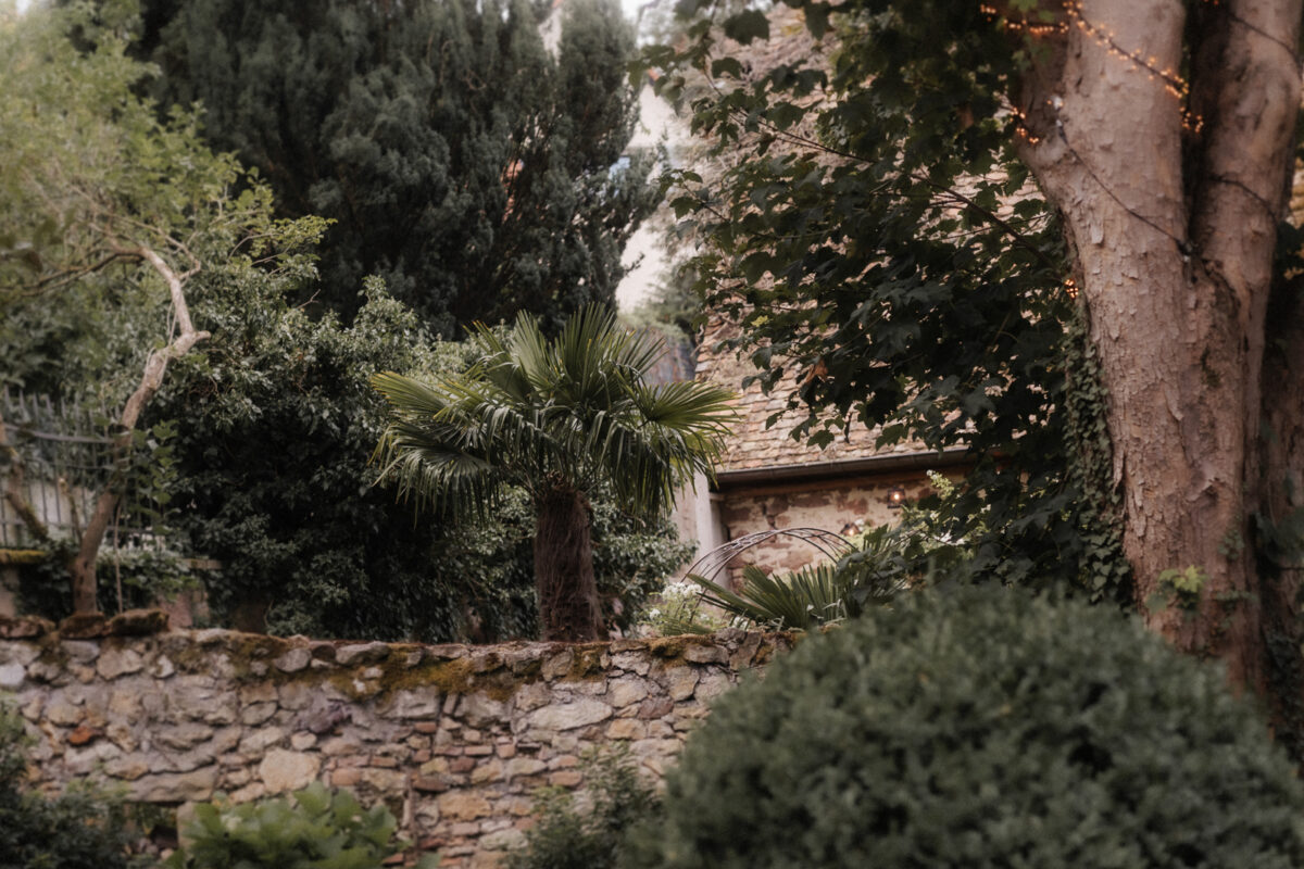 Moderne Hochzeitsreportage und Architektur im Morrhof Großkarlbach