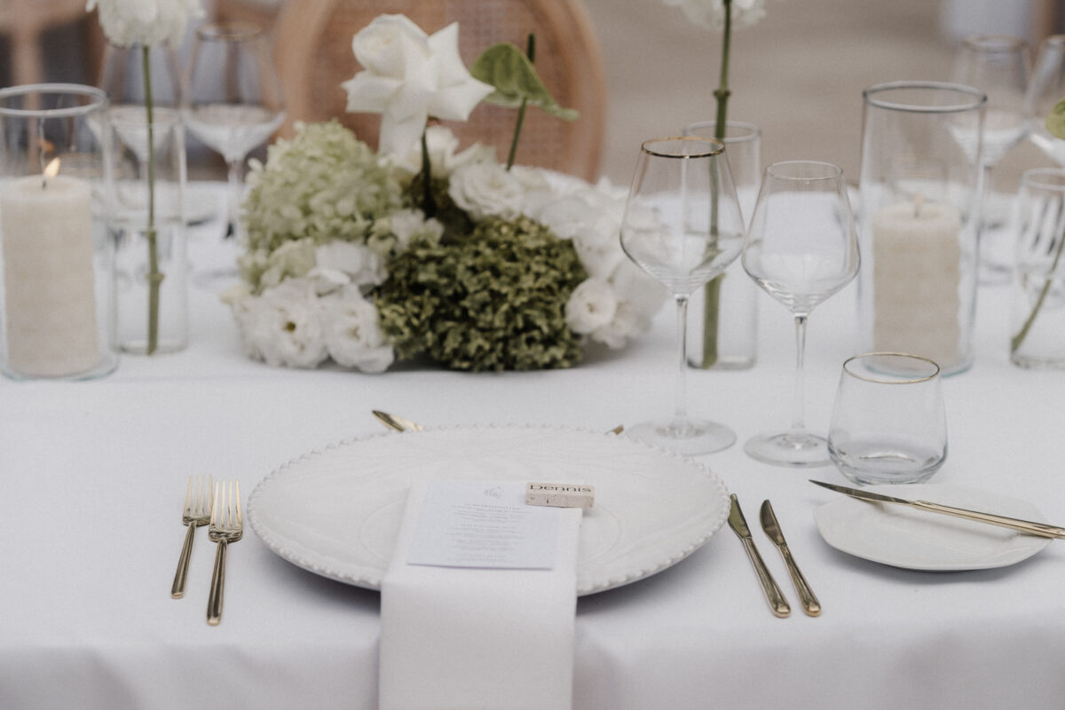 Hochzeitsdetails und Architektur im Morrhof Großkarlbach