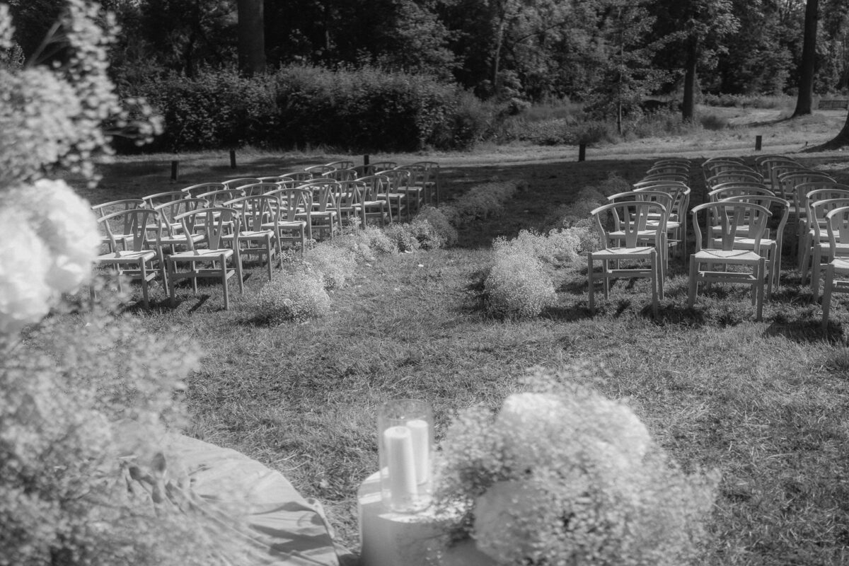 Hochzeitsdetails im Garten des Rittergut Orr