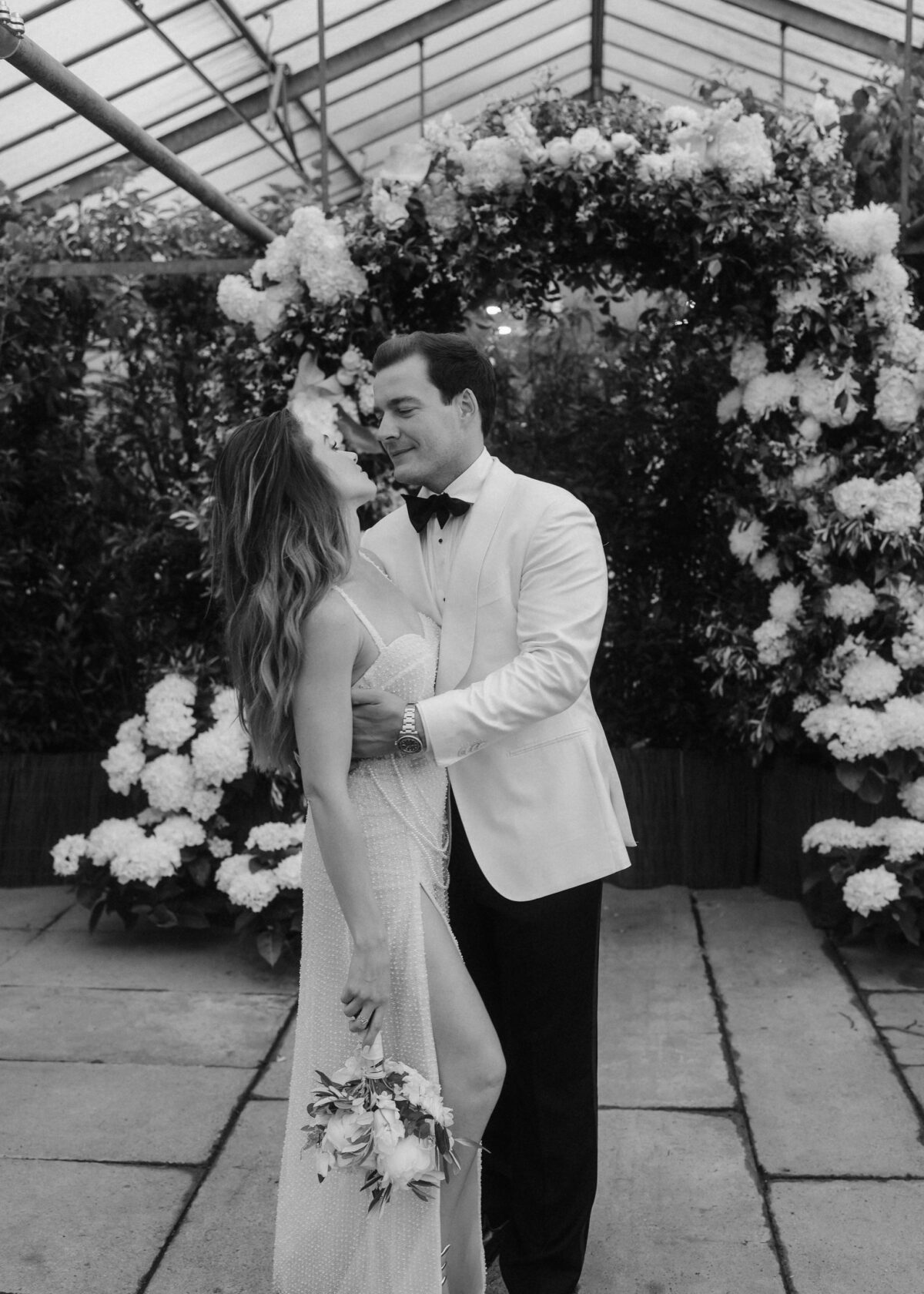 Moderne Hochzeit im Glashaus bei Dächer Events Karben