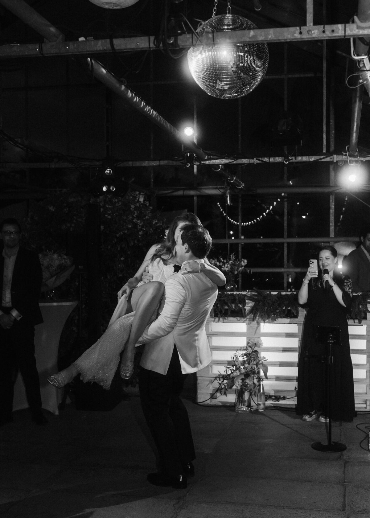 Elegante Gewächshaushochzeit bei Dächer Events in Karben