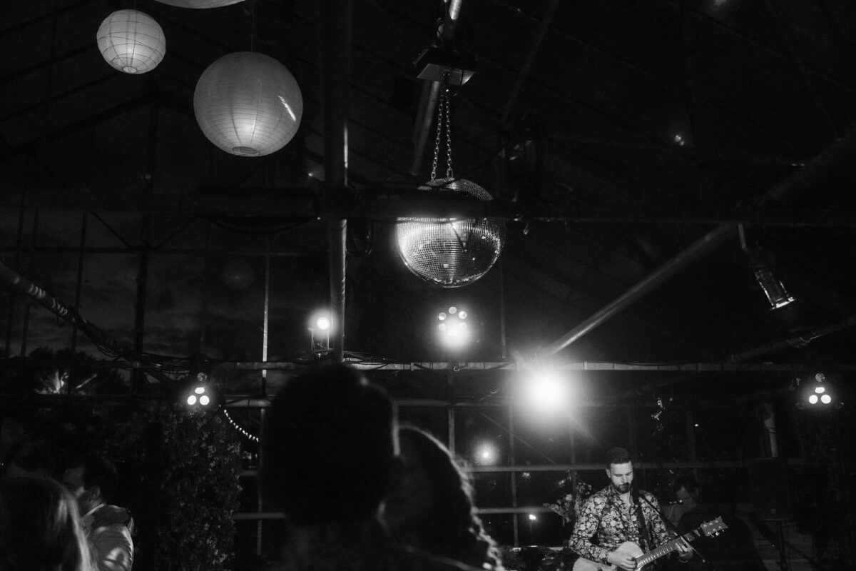 Elegante Gewächshaushochzeit bei Dächer Events in Karben