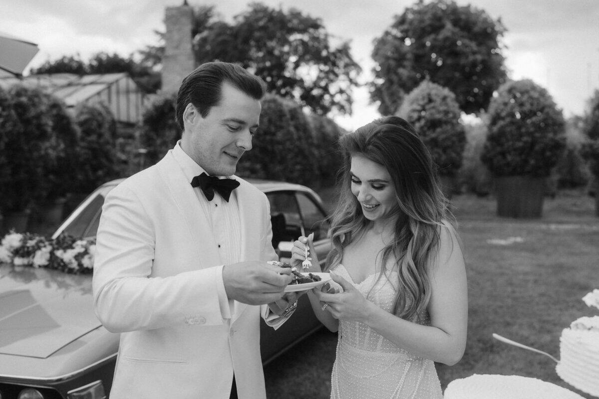 Elegante Hochzeitsdetails im Glashaus bei Dächer Events