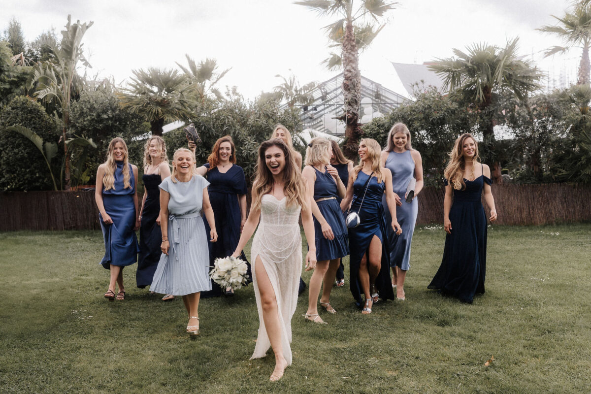 Hochzeit im lichtdurchfluteten Gewächshaus bei Frankfurt